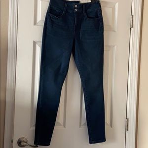 Hi-rise ankle jeans